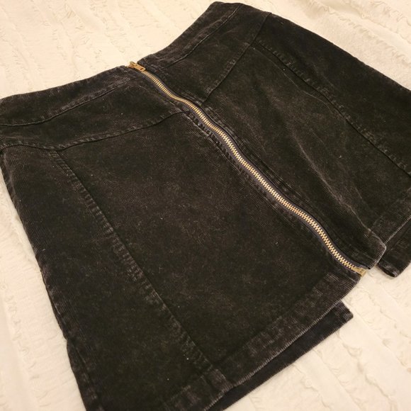 Wild Honey Corduroy Zip Up Mini Skirt - Black Size Medium - Picture 1 of 4